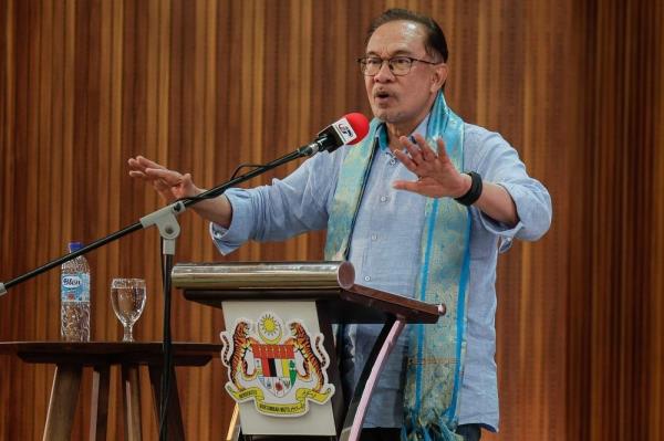 PM Anwar justifies Sedition Act in cases involving royalty